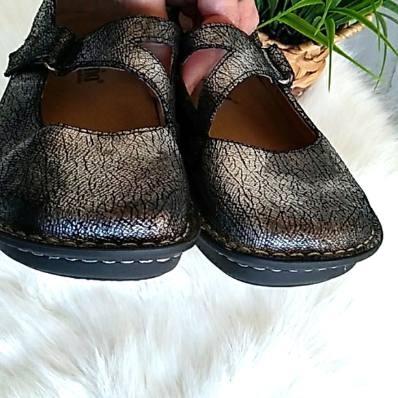 Alegria Mary Jane silver metallic shoes - Picture 7 of 9